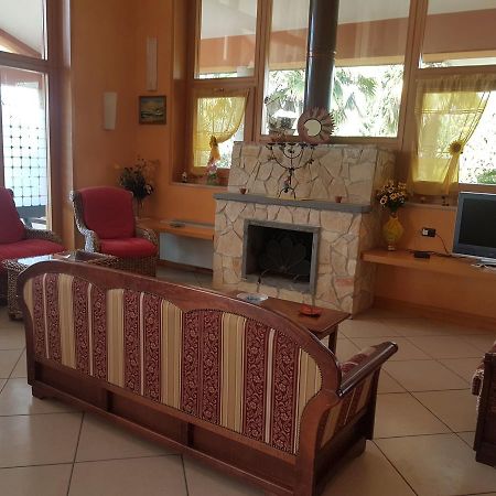 Agriturismo Terre Delle Monache Понтеканьяно Экстерьер фото