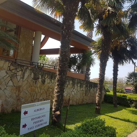 Agriturismo Terre Delle Monache Понтеканьяно Экстерьер фото