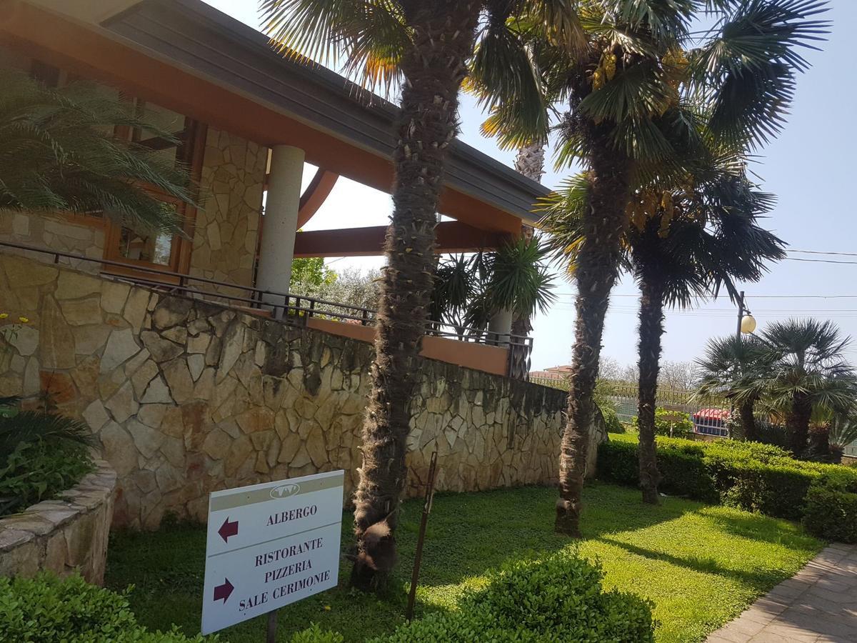 Agriturismo Terre Delle Monache Понтеканьяно Экстерьер фото