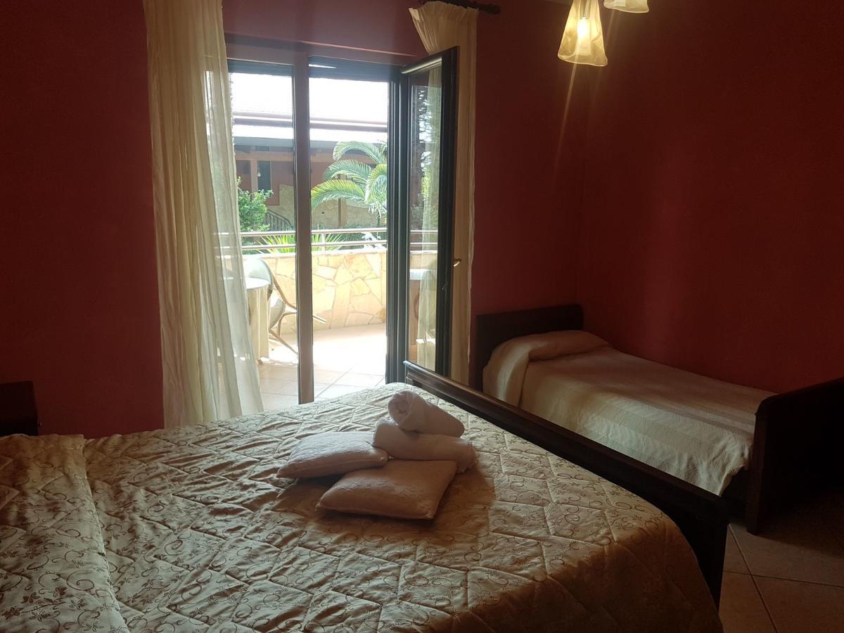 Agriturismo Terre Delle Monache Понтеканьяно Экстерьер фото